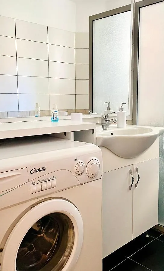 Luel Central Apartament Tirana